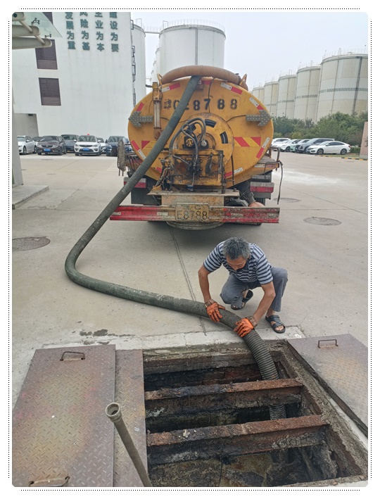 文罗镇隔油池清掏